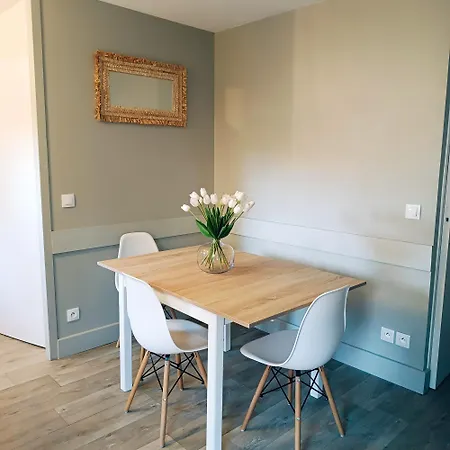 Le Petit Jardin, Parking Апартаменты